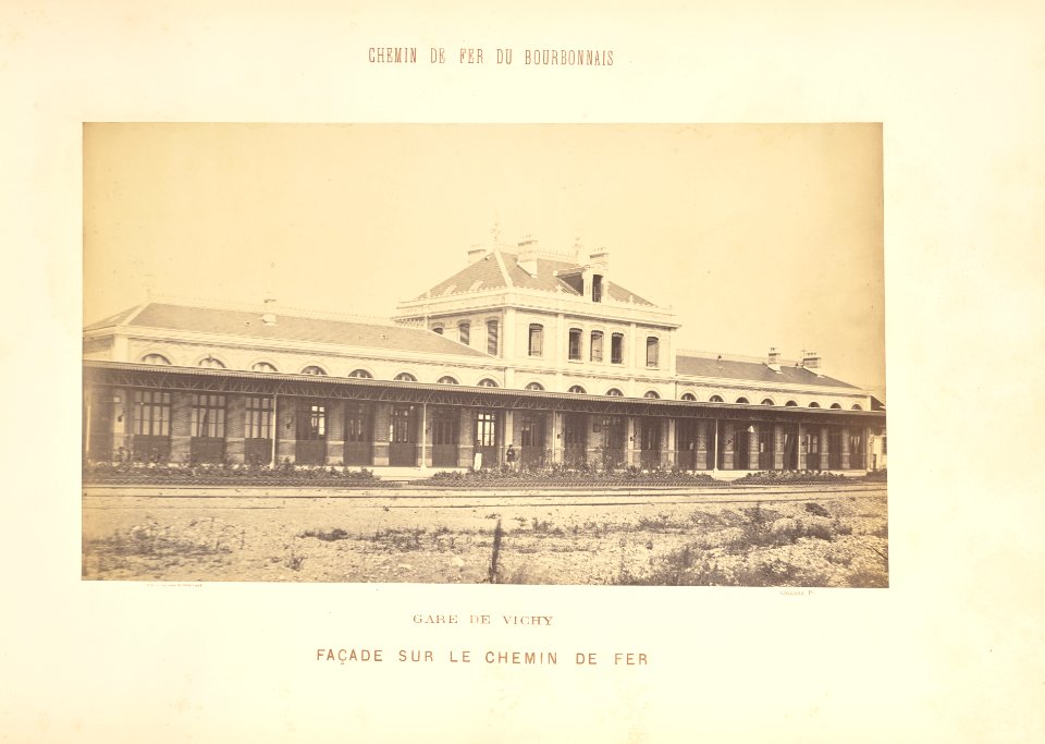 Chemin de Fer du Bourbonnais. Moret-Nevers-Vichy. 1860 - 1863. - 36 - Gare de Vichy, Façade sur le Chemin de Fer