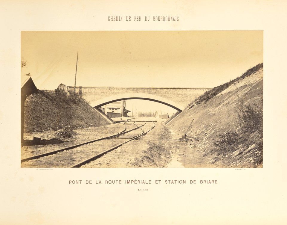 Chemin de Fer du Bourbonnais. Moret-Nevers-Vichy. 1860 - 1863. - 15 - Pont de la route impériale et station de Briare (Loiret)