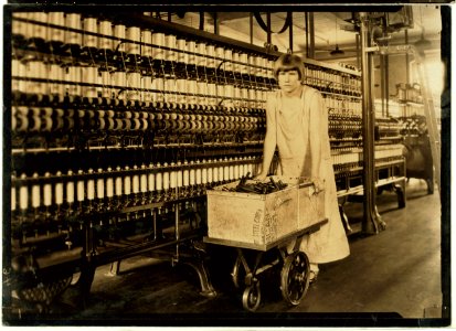 Cheney Silk Mills. Favorable working conditions. LOC cph.3b15895
