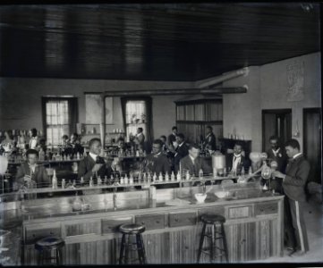 Chemistry laboratory at Tuskegee Institute, ca. 1902 LCCN2014646471