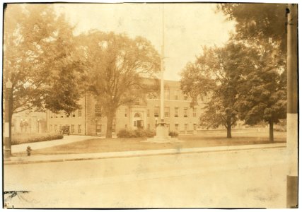 Cheney Silk Mills. Favorable working conditions. LOC nclc.05272