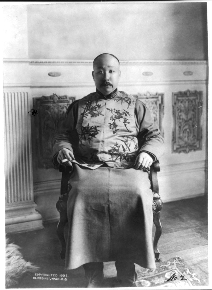 Chen-Tung Liang, full-length portrait, seated, facing front LCCN2005687217