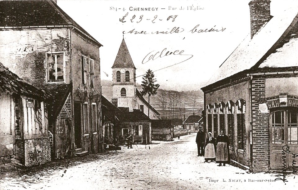 Chennegy ancien rue leglise