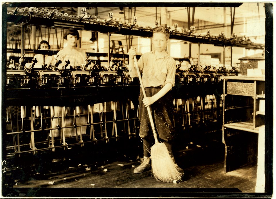 Cheney Silk Mills. Favorable working conditions. LOC nclc.03158