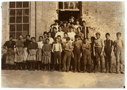 Cherryville Mfg. Co., Cherryville, N.C. A few of the workers. LOC nclc.04505