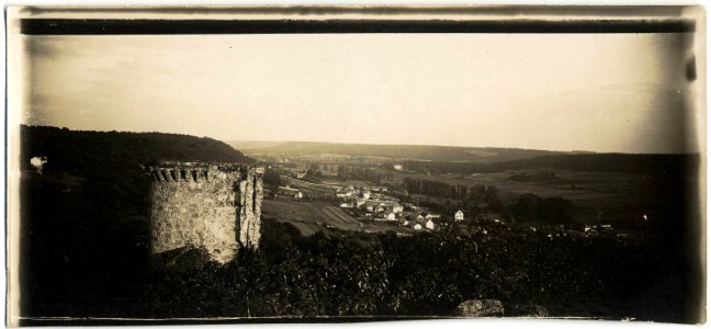 Chevreuse. Tour du château de la Madeleine. La vallée de Chevreuse. - Fonds Berthelé - 49Fi1769