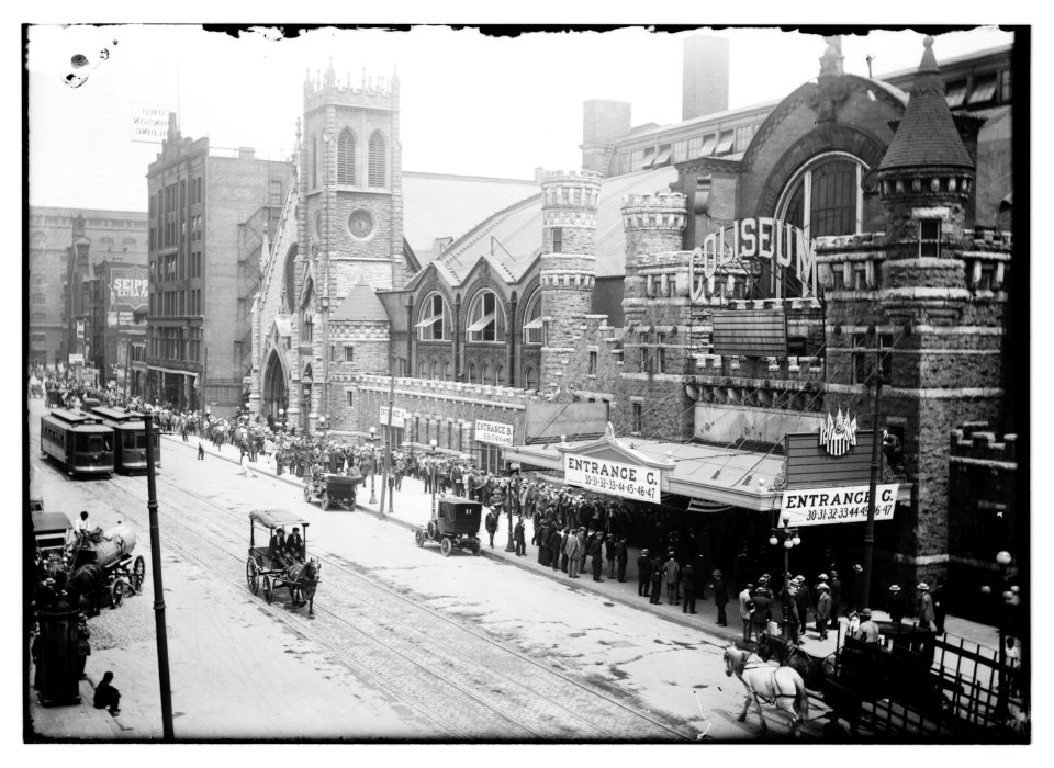 Chicago - Coliseum (exterior) LCCN2014690567