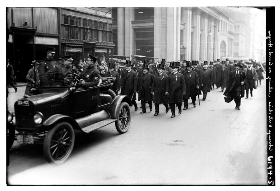 Chicago Catholics calling on Card. Hayes LCCN2014717255