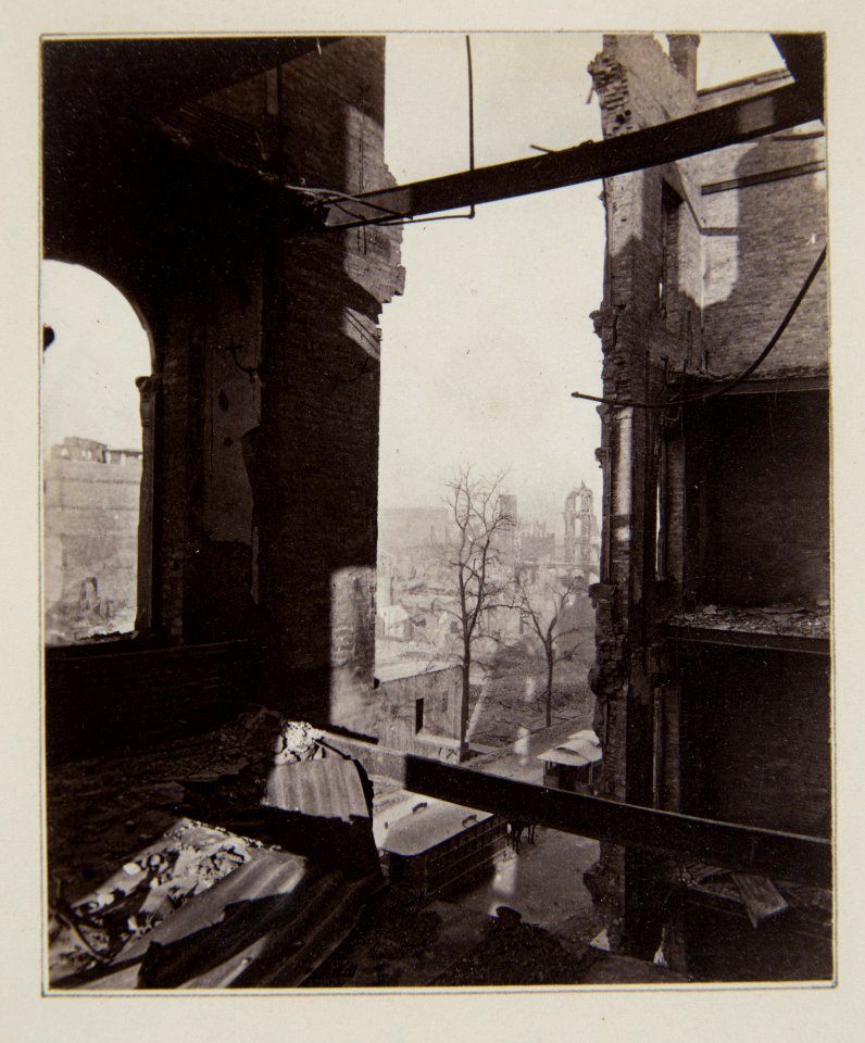 Chicago Fire of 1871, From Tribune Building Southeast (NBY 1680)