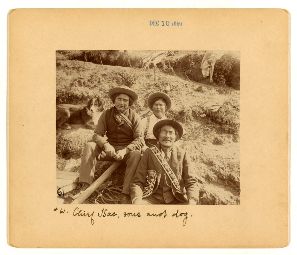 Chief Isac, sons and dog LCCN2005680660