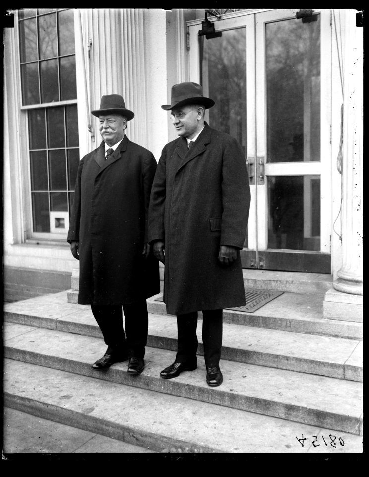 Chief Justice Taft and Pierce Butler at White House LCCN2016891942