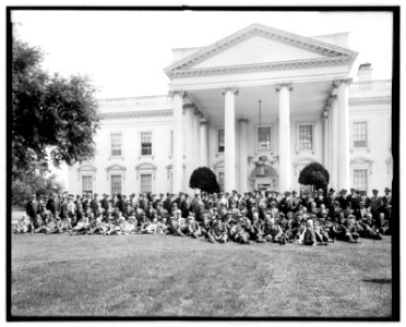 Chief of Police Assn. at White House, (Washington, D.C.), 6-9-13 LCCN2016852641