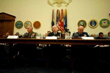 Chief of Naval Operations 071213-N-FI224-150