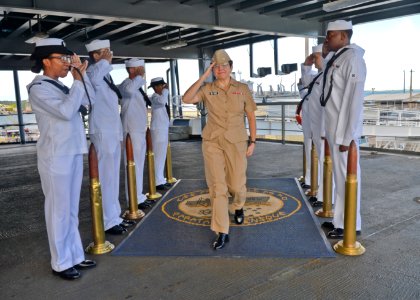 Chief of Navy chaplains tours USS Frank Cable 141209-N-EV320-001
