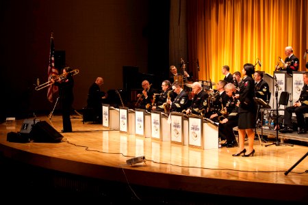 Commodores tour (22257880234)
