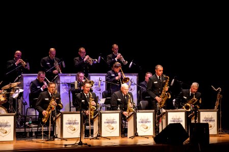 Commodores Tour (22669930972)