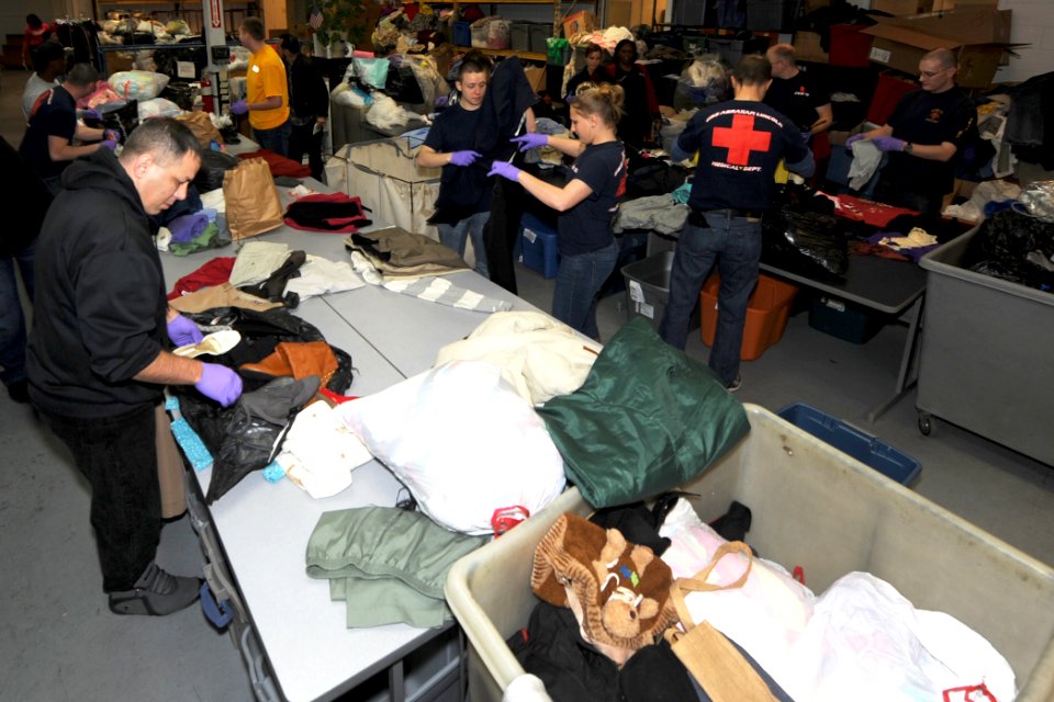 Community service project 141214-N-RB564-014