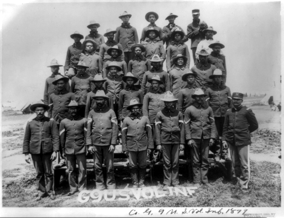 Company G, 9th U.S. volunteer infantry, posed on tier LCCN89715263