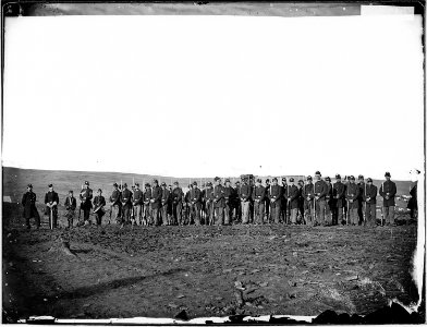 Company of infantry on march (4228827814)
