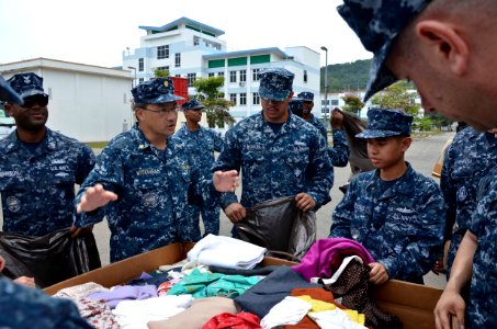 Community service project for Single Mother's Association of Karambunai 140416-N-WZ747-004