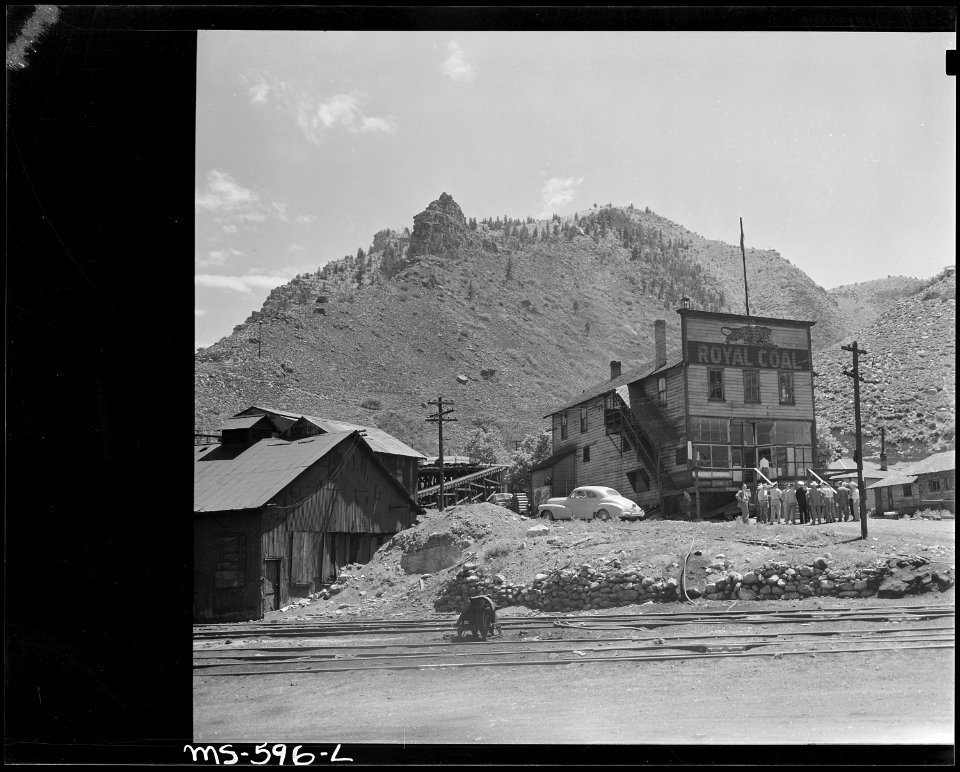 Company owned store at the mine. Royal Coal Company, Royal Mine, Royal, Carbon County, Utah. - NARA - 540513