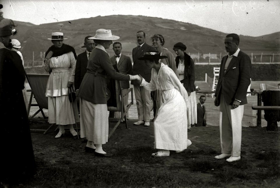Competición de tenis en el campo de golf de Zarautz (2 de 3) - Fondo Car-Kutxa Fototeka