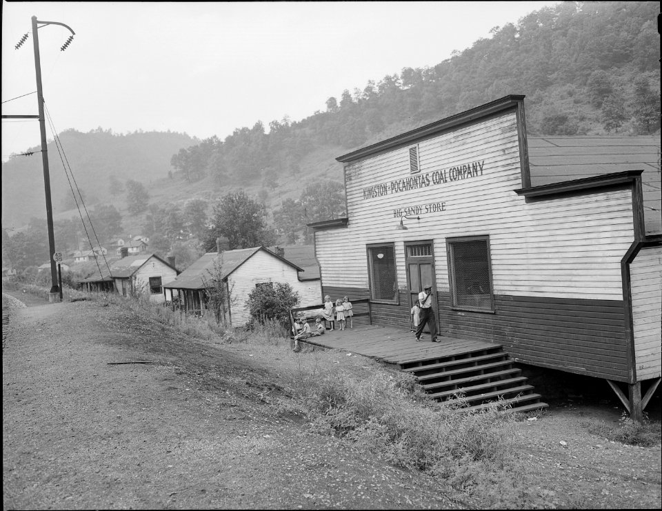 Company store, nearest telephone is in Murraytown, two miles distance, in the railroad station. Kingston Pocahontas... - NARA - 540720