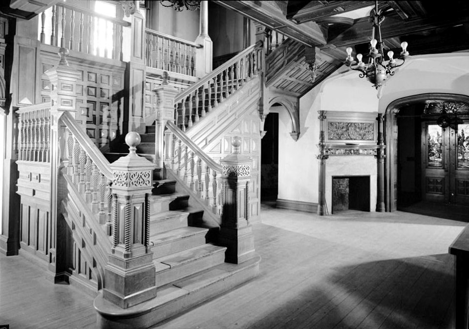 Compton Hall & Stair