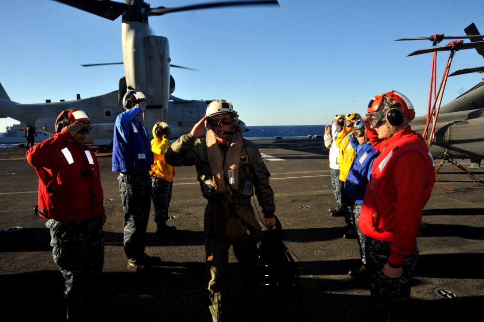 Composite Training Unit Exercise 131212-N-JX484-306