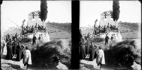 Comunió de gent a l'ermita de Sant Medir