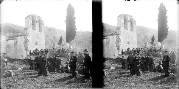 Comunió de gent a l'ermita de Sant Medir (AFCEC BORDAS D 4470)