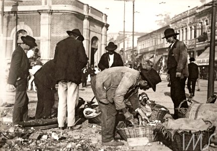 Comércio em frente ao Mercado Municipal - Vincenzo Pastore