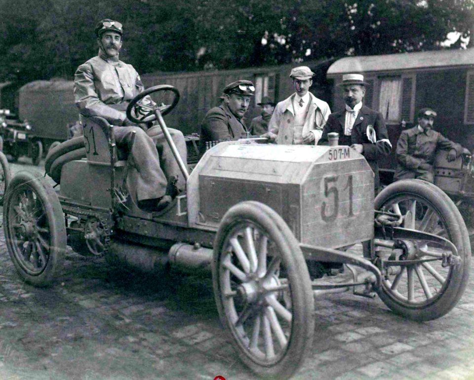 Comte Eliot Zborowski sur Mercedes circuit des Ardennes 1902