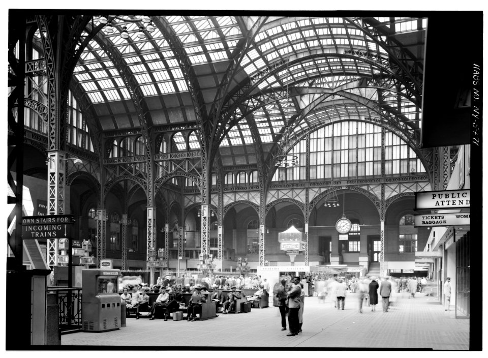 CONCOURSE FROM SOUTHEAST. - Pennsylvania Station