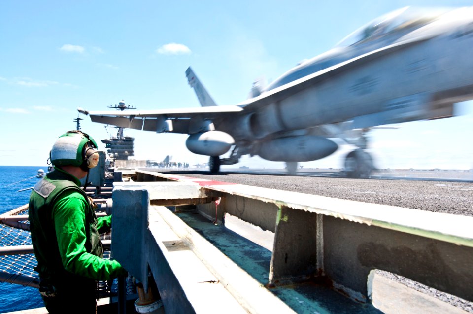 Conducting sustainment exercises 120706-N-NK714-286