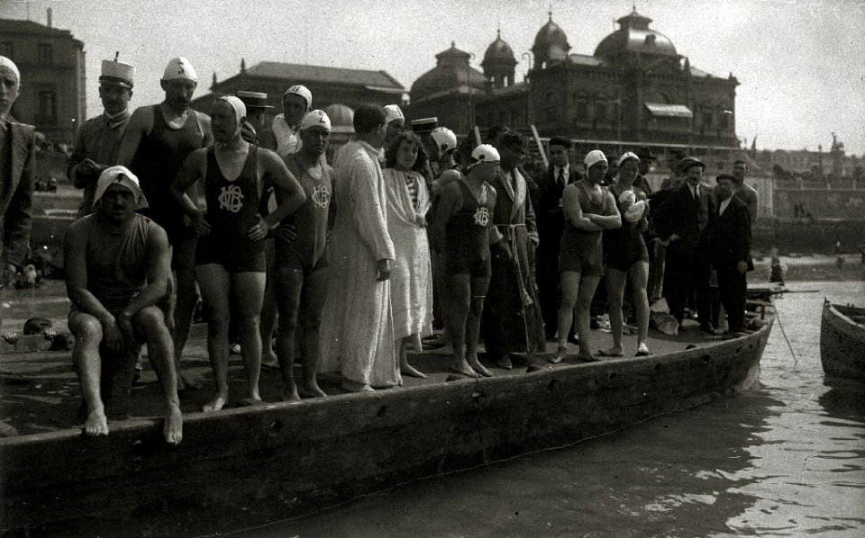 Concurso Nacional de Natación en la bahía de la Concha (6 de 7) - Fondo Car-Kutxa Fototeka