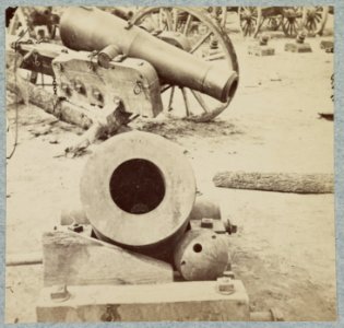 Confederate batteries on James River above Dutch Gap, April, 1865 LCCN2012646734