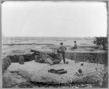 Confederate fortifications at Gloucester Point, Va., opposite Yorktown, Va LCCN2002698415