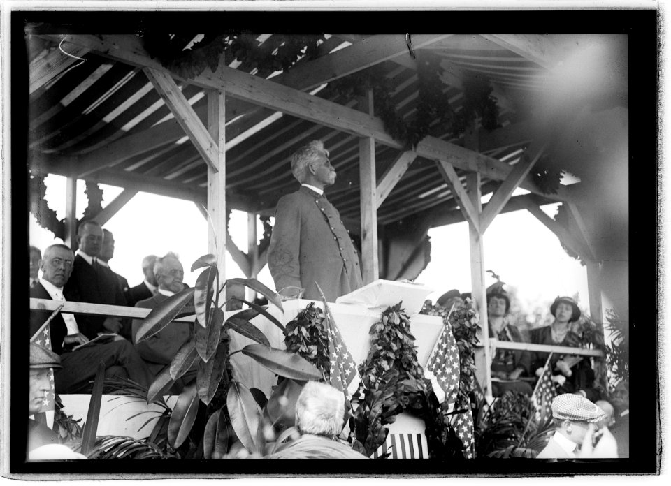 Confederate momument unveiling Arlington, Va., June 4, 1914; General Bennett H. Young, Commander-in-Chief, U.C.V. LCCN2016851139