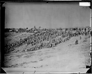 Confederate prisoners awaiting transportation, Belle Plain, Va. - NARA - 528992