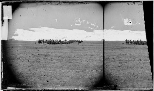 Confederate prisoners under escort to Belle Plain, Va., 1864. - NARA - 524996