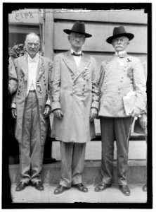 CONFEDERATE REUNION. GEN. HARRISON OF MISSISSIPPI, COMMANDER IN CHIEF, WITH GENERALS MICKEY AND DINKINS LCCN2016867905