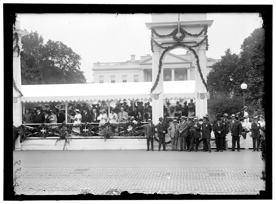 CONFEDERATE REUNION. PARADE. REVIEWING STAND LCCN2016867888