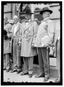 CONFEDERATE REUNION. GEN. HARRISON OF MISSISSIPPI, COMMANDER IN CHIEF, WITH GENERALS MICKEY AND DINKINS LCCN2016867906