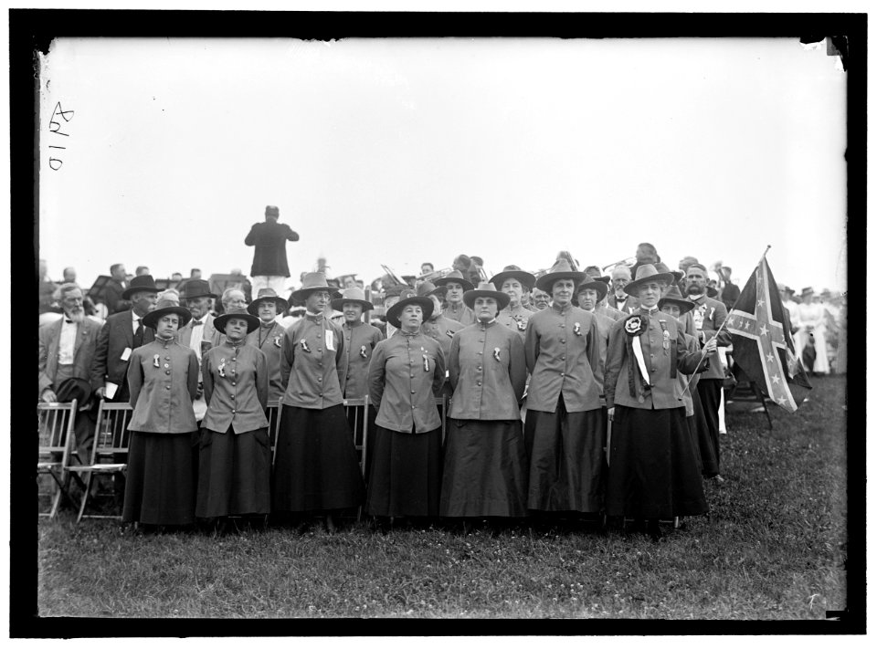 CONFEDERATE REUNION. MRS. HAMPTON OSBORNE AND SINGERS LCCN2016867902
