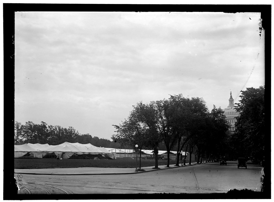 CONFEDERATE REUNION. TENTS FOR CONFEDERATES, NEW JERSEY AVE. AND C STREET, S.W. LCCN2016867839