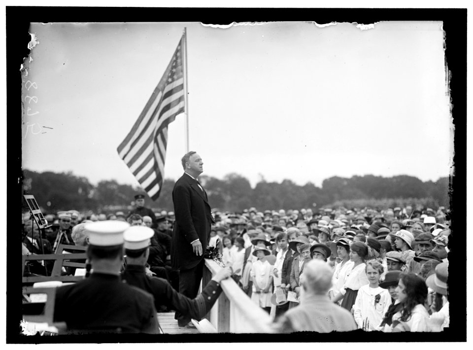 CONFEDERATE REUNION. SECRETARY DANIELS SPEAKING ON REGISTRATION DAY LCCN2016867871