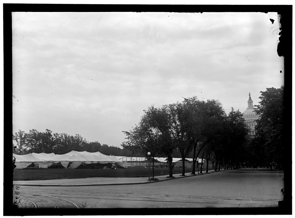 CONFEDERATE REUNION. TENTS FOR CONFEDERATES, NEW JERSEY AVE. AND C STREET, S.W. LCCN2016867840