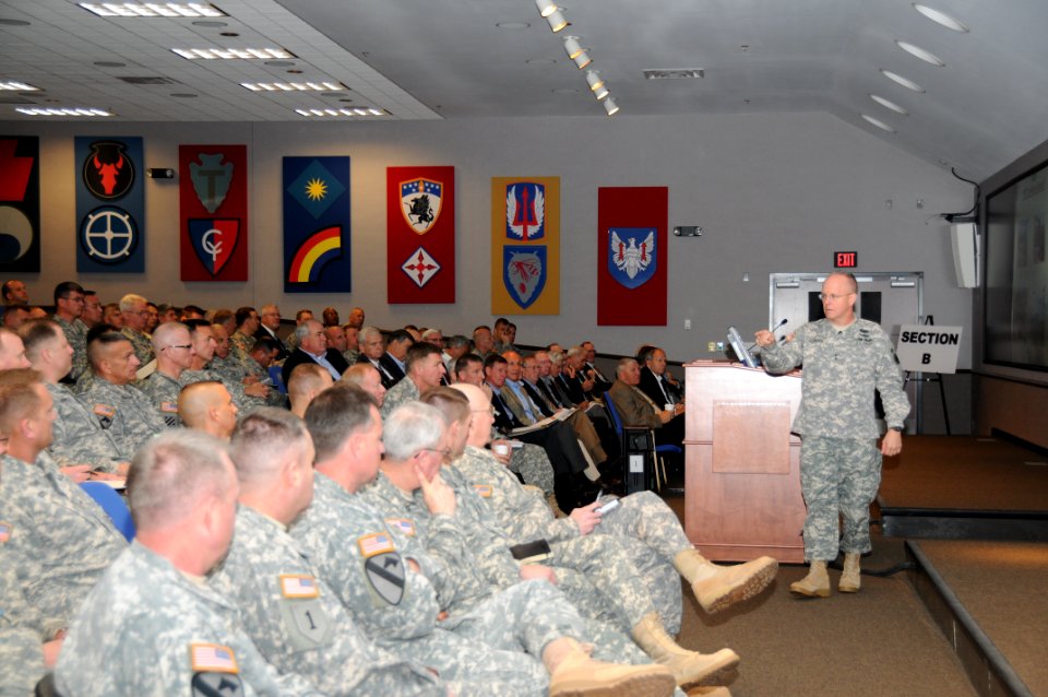 Conference looks to future of Army Aviation (8652087715)