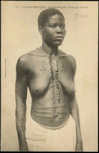 CONGO FRANÇAIS. Femme Bangala - Tatouages de face